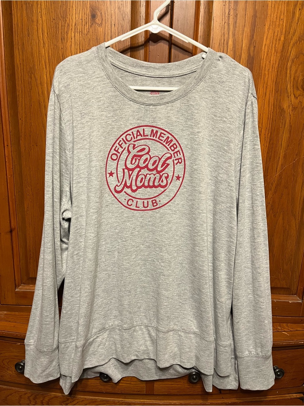 Gray 'Cool Moms Club' Long-Sleeve Tee - Women's Casual Top